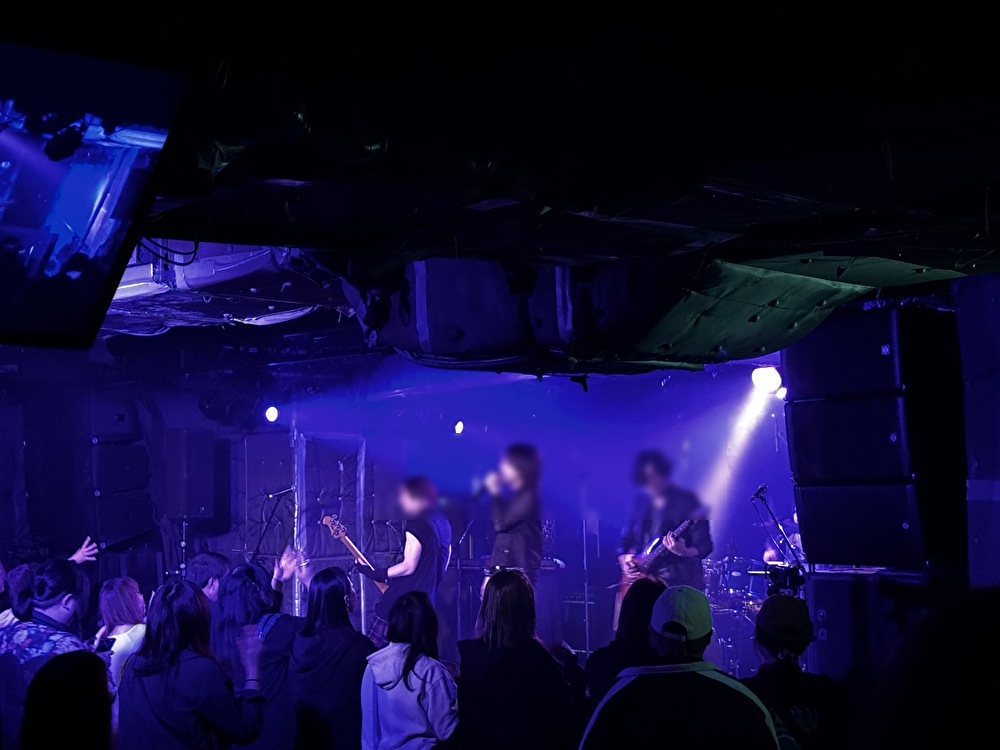 新宿ロフト　上手側段上からの見え方の画像