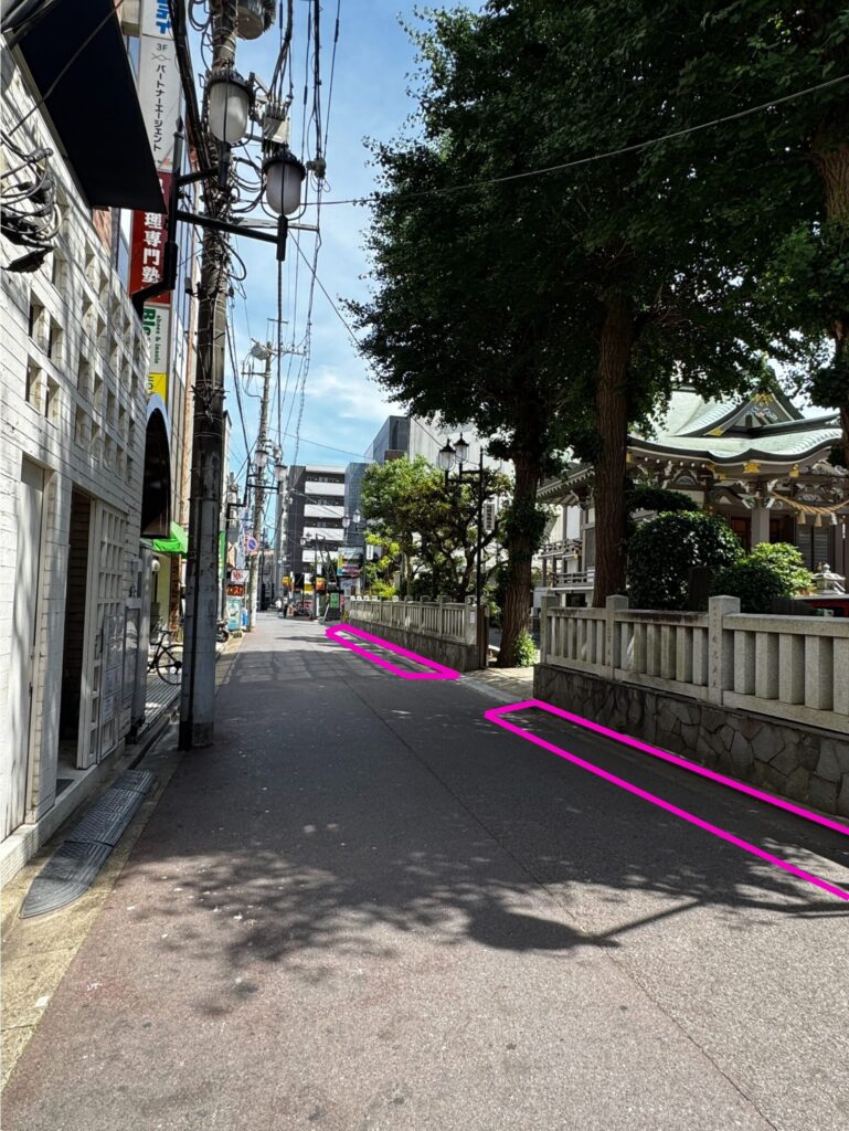 60番以降の待機列は柏神社の横
