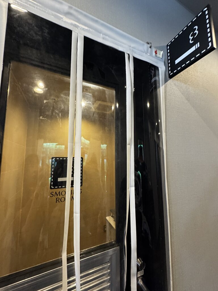 喫煙所の画像