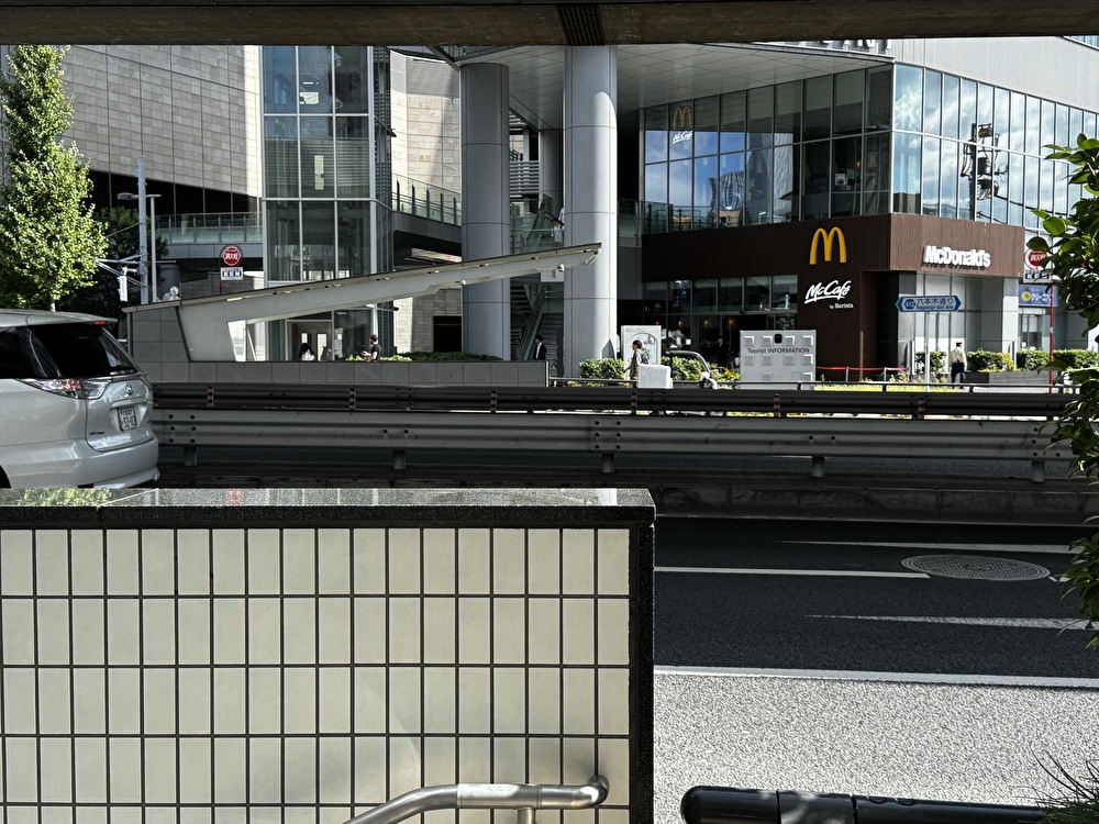 マクドナルド六本木ヒルズ店の画像