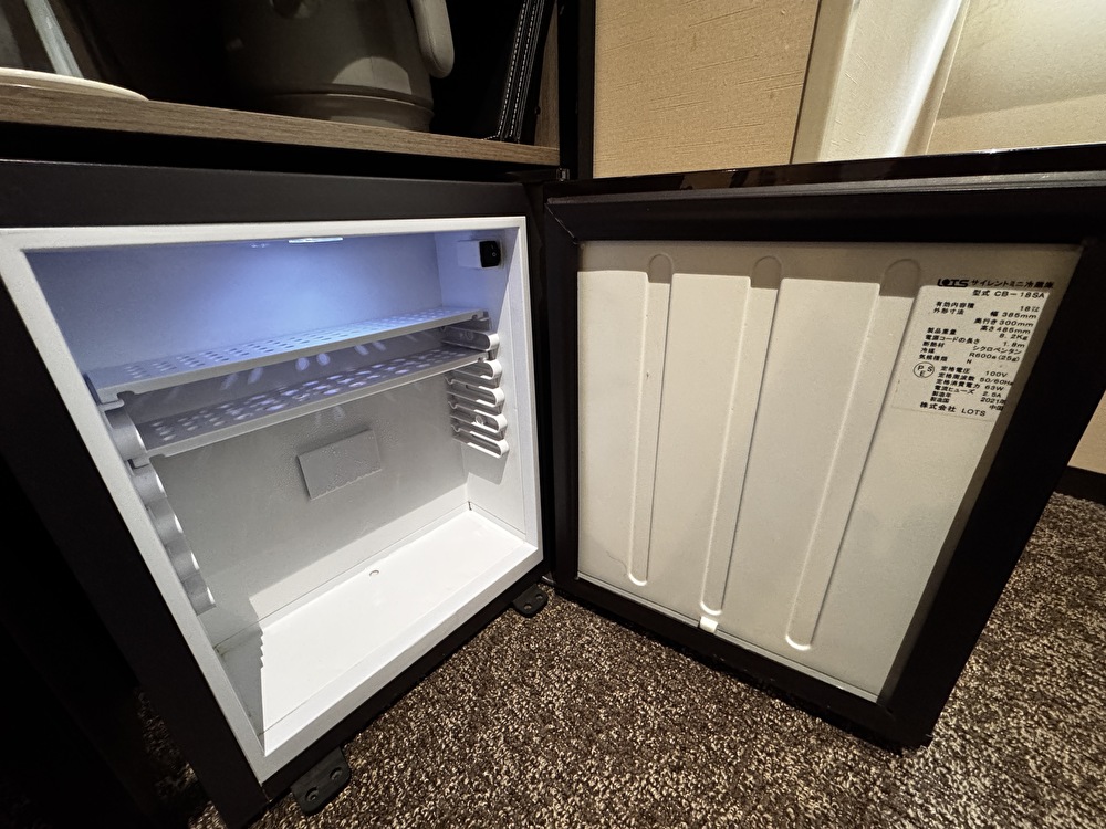 ホテルSUI神戸三宮　冷蔵庫の画像