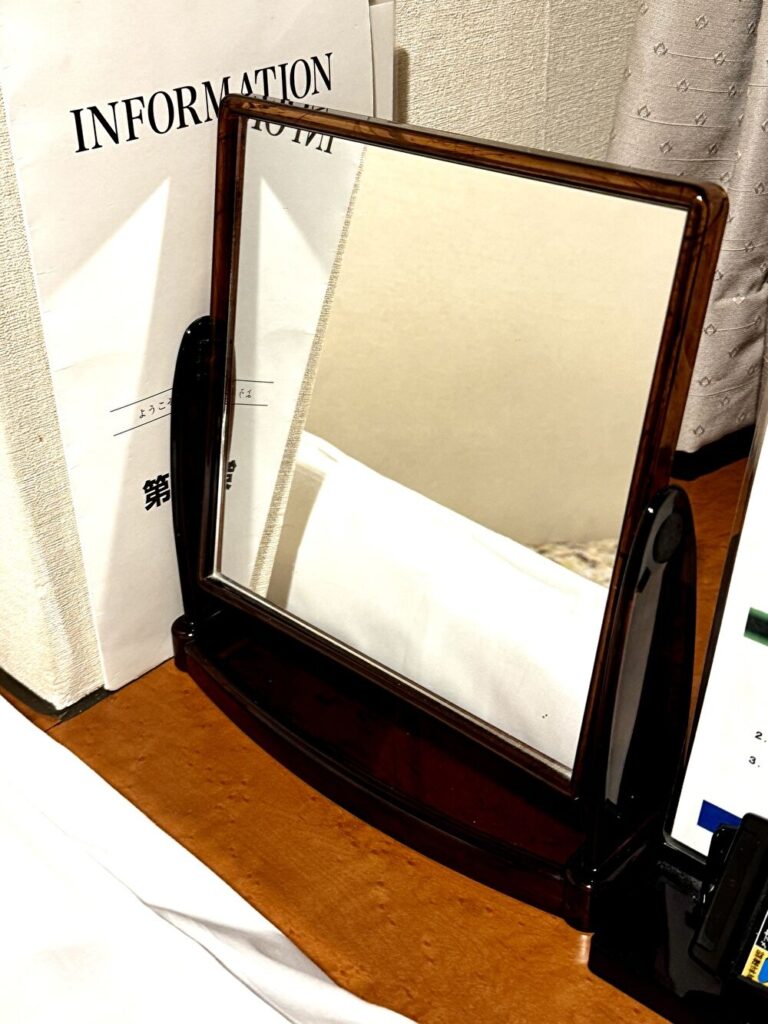 ビジネスホテル第3スターナゴヤ 部屋に備え付けの鏡の画像