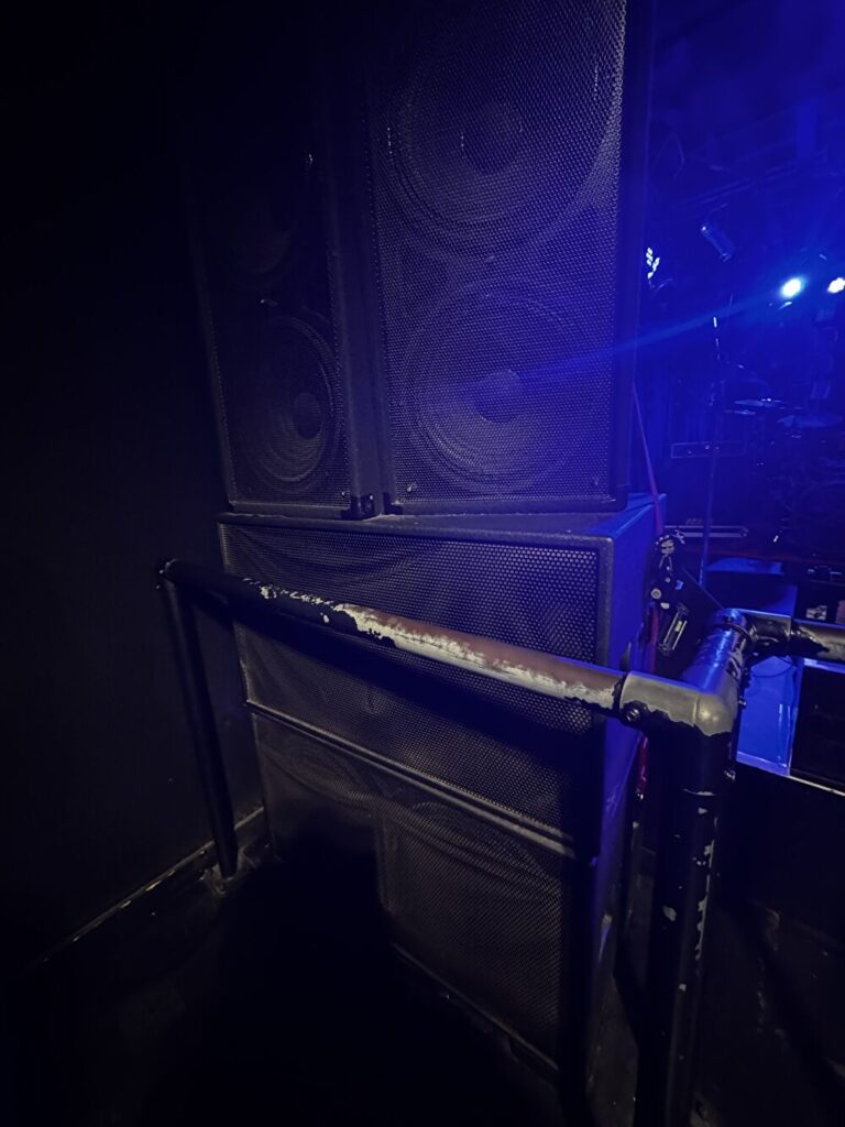 前橋ダイバー 下手側最前列スピーカー前