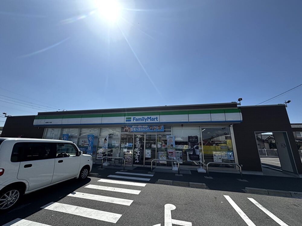 ファミリーマート 岐南町三宅店