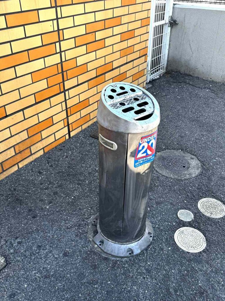 セブンイレブン 周南平和通店 灰皿