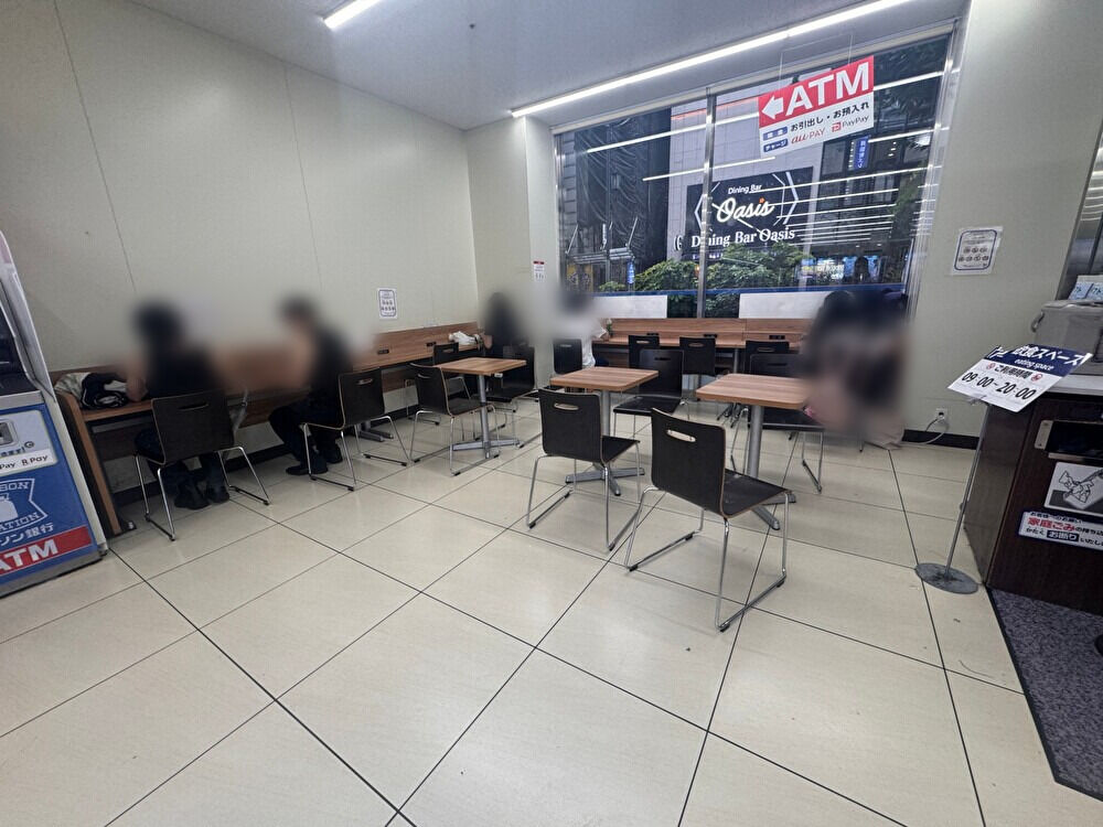 ローソン ヨーロッパ通り店 イートインスペース