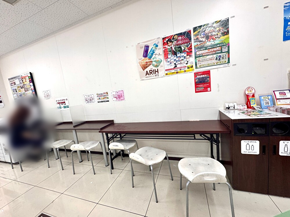セブン-イレブン 高松南新町店 イートインスペース