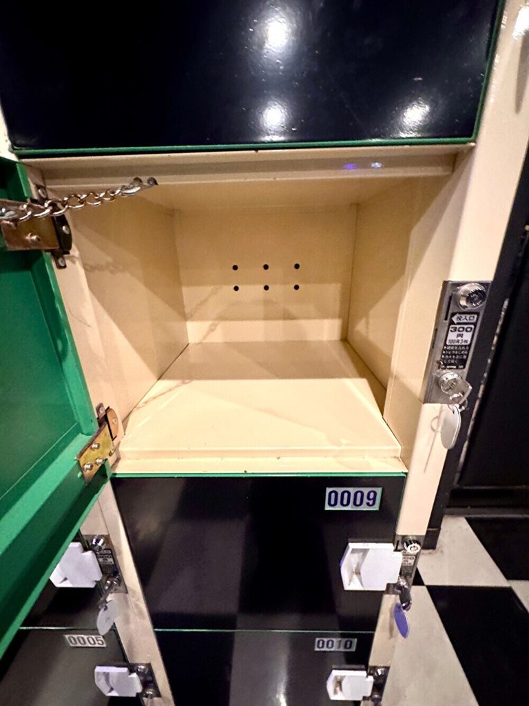 松山サロンキティ ロッカー