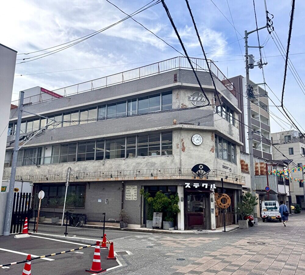 食堂カフェ ステクル 外観