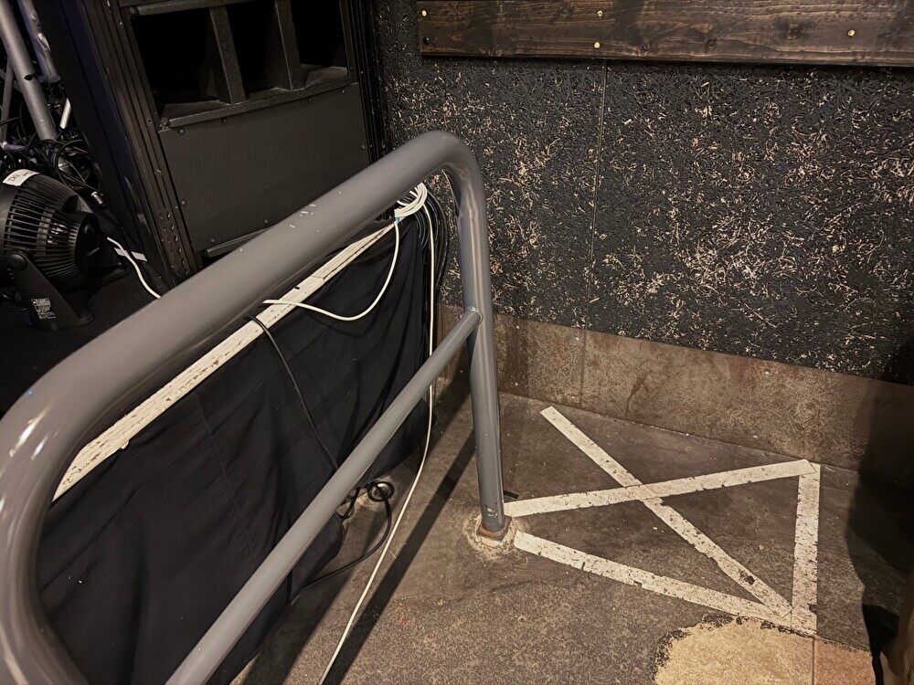 アズティックカノーバ 上手側スピーカー前