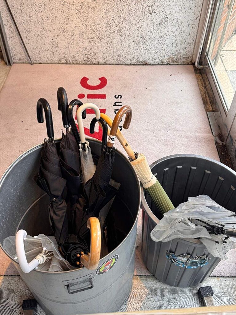 アズティックラフズ　傘立て