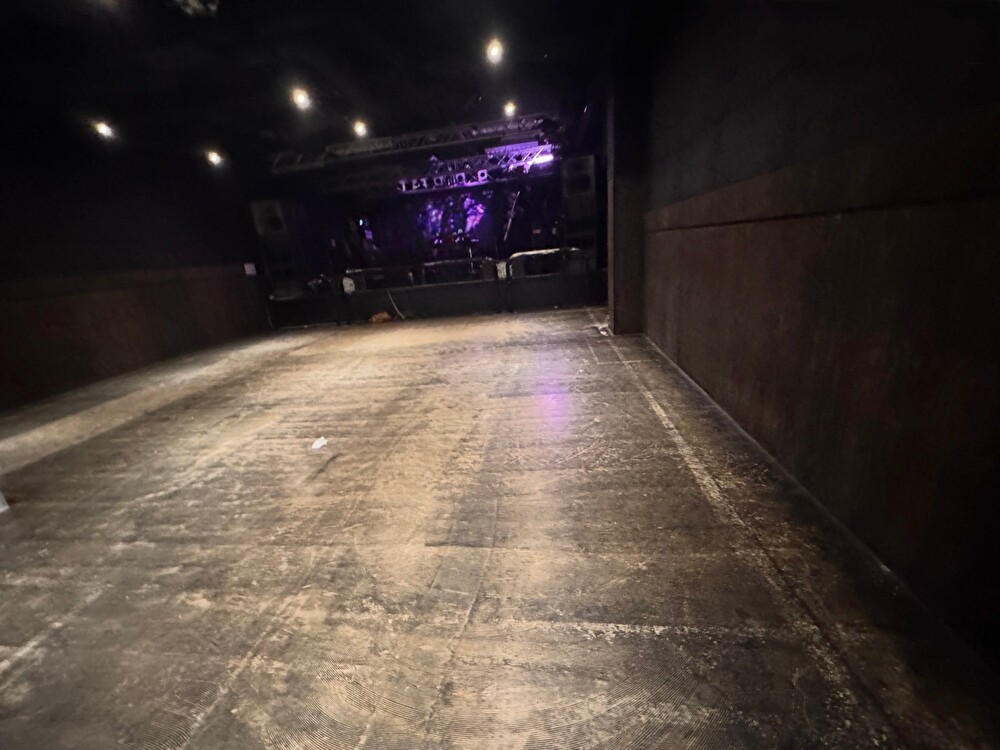 アズティックラフズ　フロア